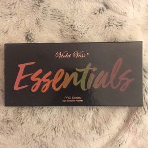 Violet Voss essentials palette